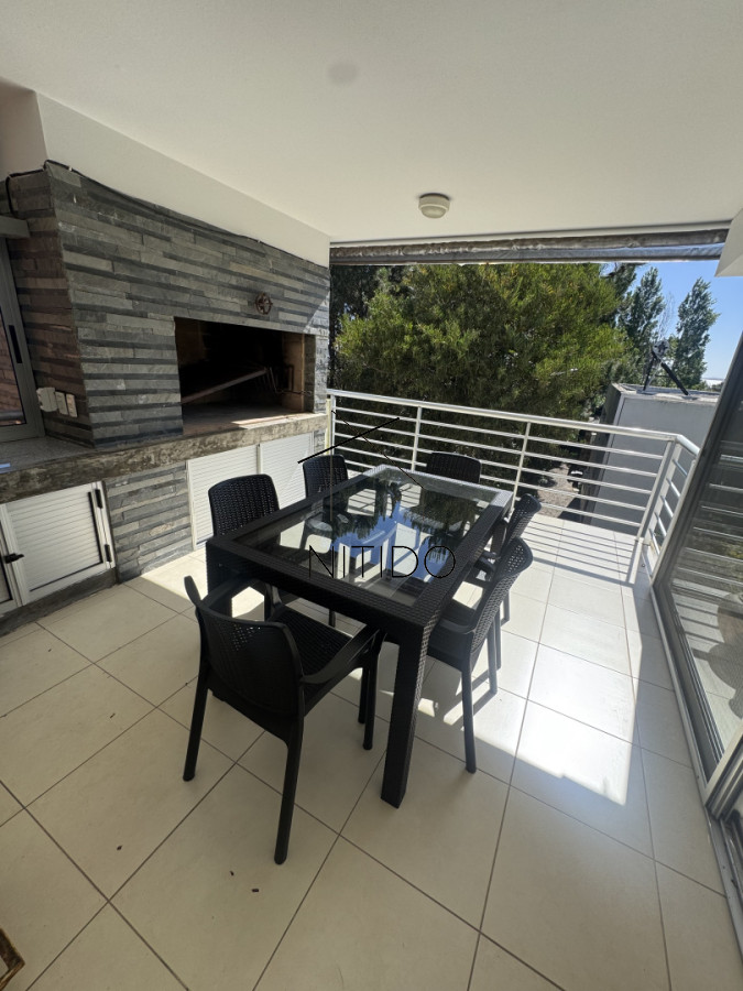 Apartamento ID.692 - Apartamento de 3 dormitorios en venta en la zona de Playa Mansa 