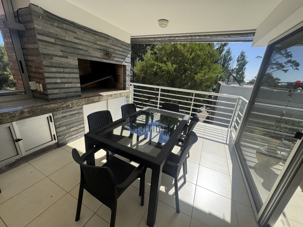 Apartamento ID.692 - Apartamento de 3 dormitorios en venta en la zona de Playa Mansa 