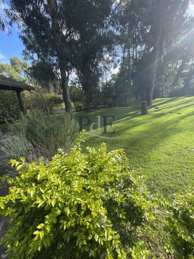 Casa en venta en Jardines de Córdoba 3 dorm y 4 baños. Punta del Este.  - Imagen 36