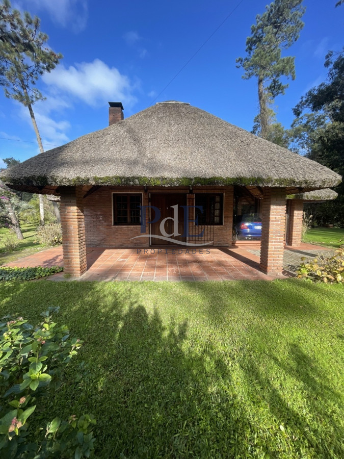 Casa en venta en Jardines de Córdoba 3 dorm y 4 baños. Punta del Este.  - Imagen 3