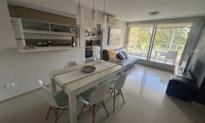 Apartamento en venta de dos dormitorios zona Roosevelt