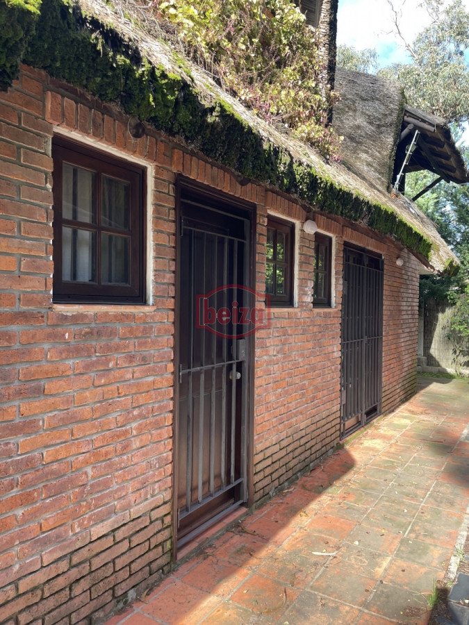 Casa ID.166818/VENTRA-casa-en-paradas-mansa - Casa en venta en Jardines de Cordoba ,  excelente zona 