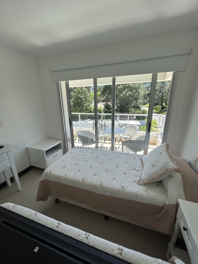 Apartamento ID.2037 - Penthouse en venta en Punta del Este , zona mansa , Dos dormitorios 