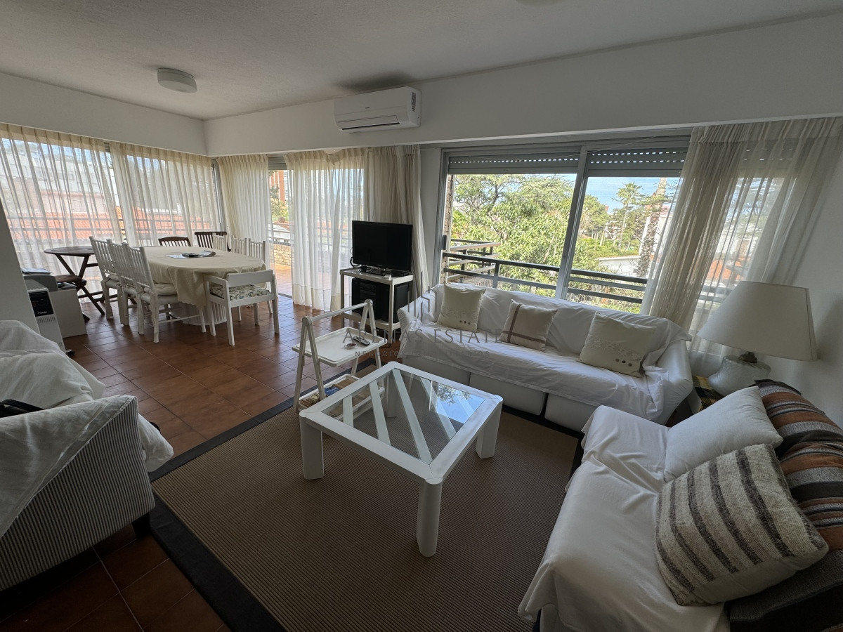 Apartamento ID.3083 - Apartamento de 3 dormitorios en venta en Punta del Este