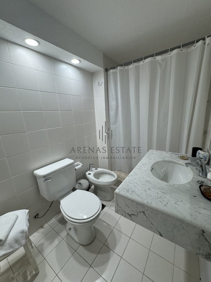 Apartamento ID.2940 - Apartamento en venta de 3 dormitorios en Punta del Este 