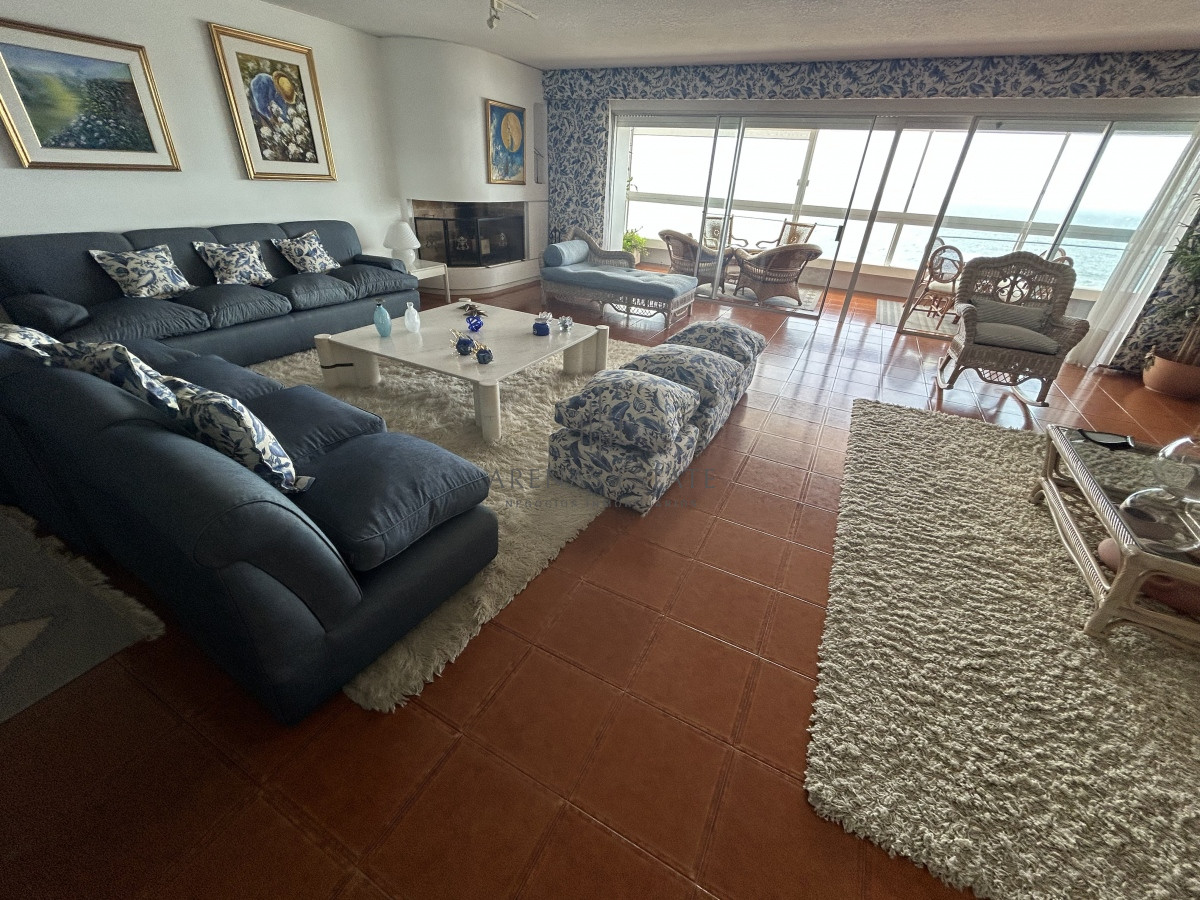 Apartamento ID.1730 - Apartamento en venta , 3 dormitorios , primera linea de la Bava 
