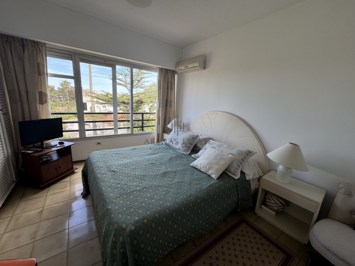 Apartamento ID.3083 - Apartamento de 3 dormitorios en venta en Punta del Este