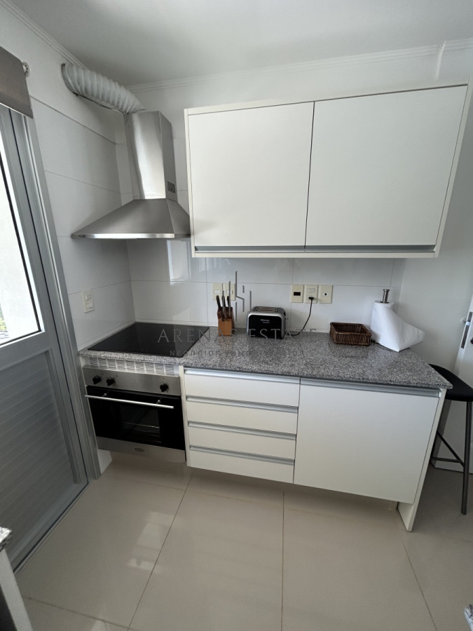 Apartamento ID.2037 - Penthouse en venta en Punta del Este , zona mansa , Dos dormitorios 