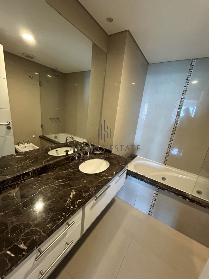 Apartamento ID.2213 - Apartamento de 3 dormitorios en venta en casino tower 