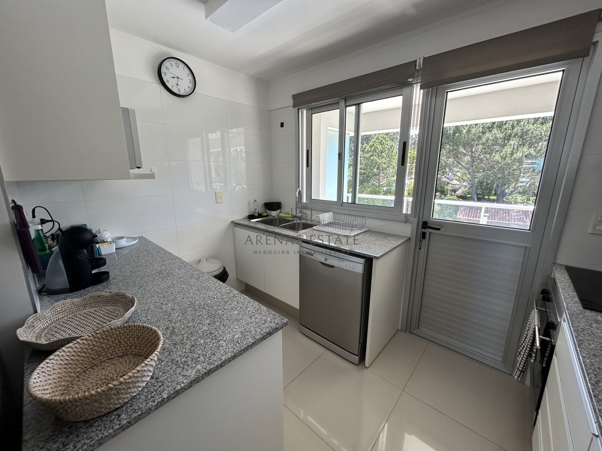 Apartamento ID.2037 - Penthouse en venta en Punta del Este , zona mansa , Dos dormitorios 
