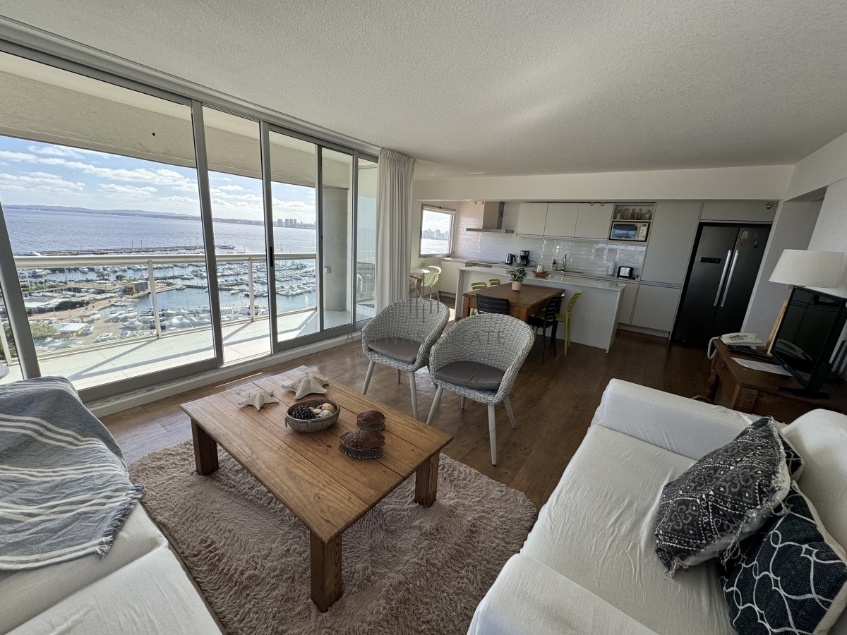 Apartamento ID.2940 - Apartamento en venta de 3 dormitorios en Punta del Este 