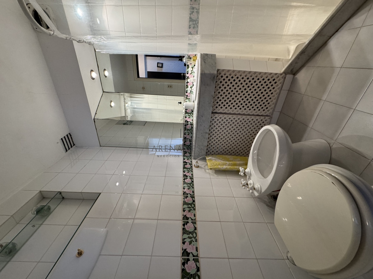 Apartamento ID.2941 - Apartamento de 2 dormitorios en venta en Punta del Este 