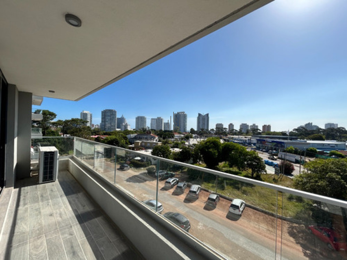 Apartamento ID.2547 - Apartamento de 2 dormitorios en venta en Punta del Este 