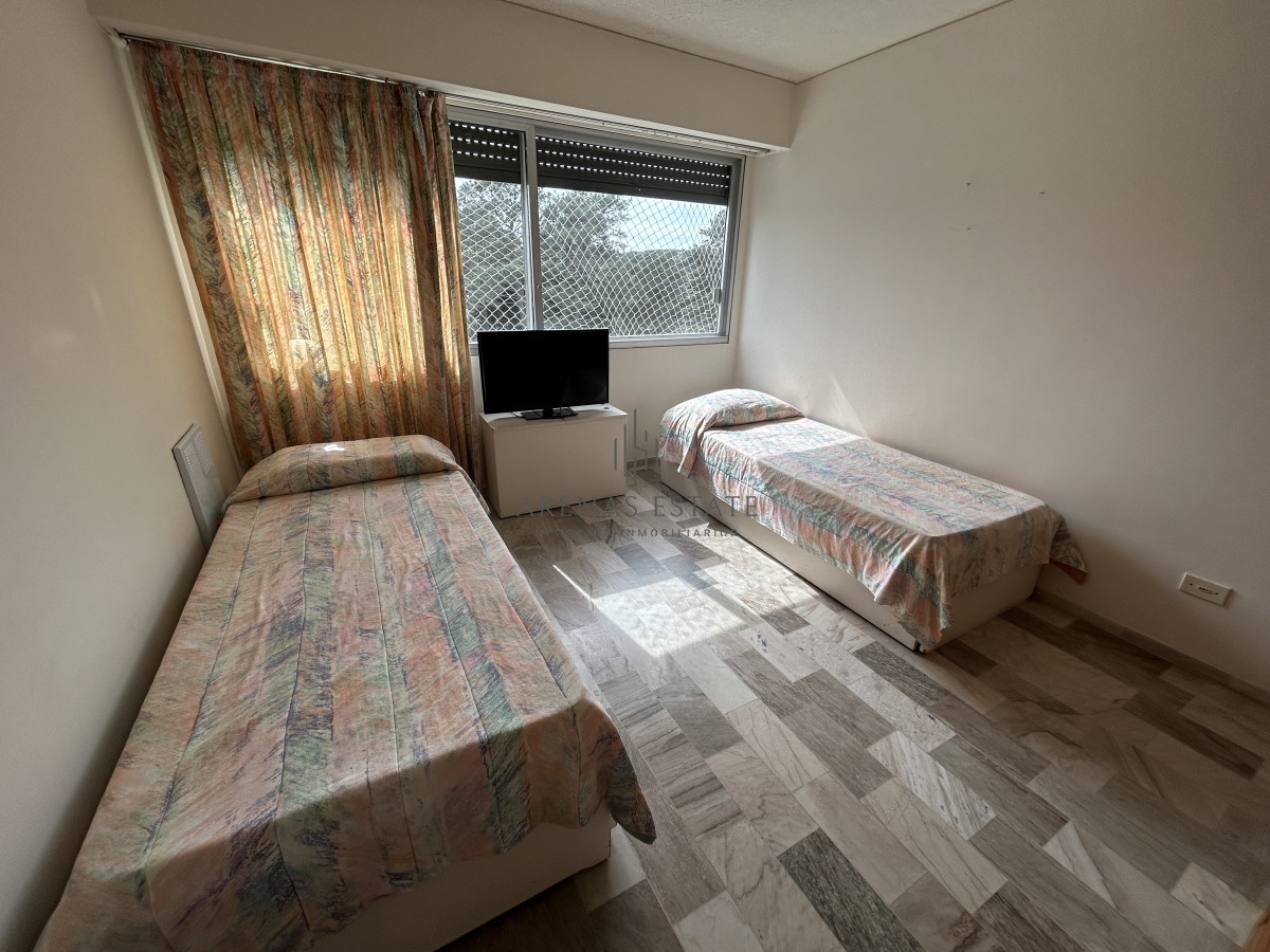 Apartamento ID.1740 - Apartamento de 3 dormitorios , zona Roosevelt , Punta del Este 