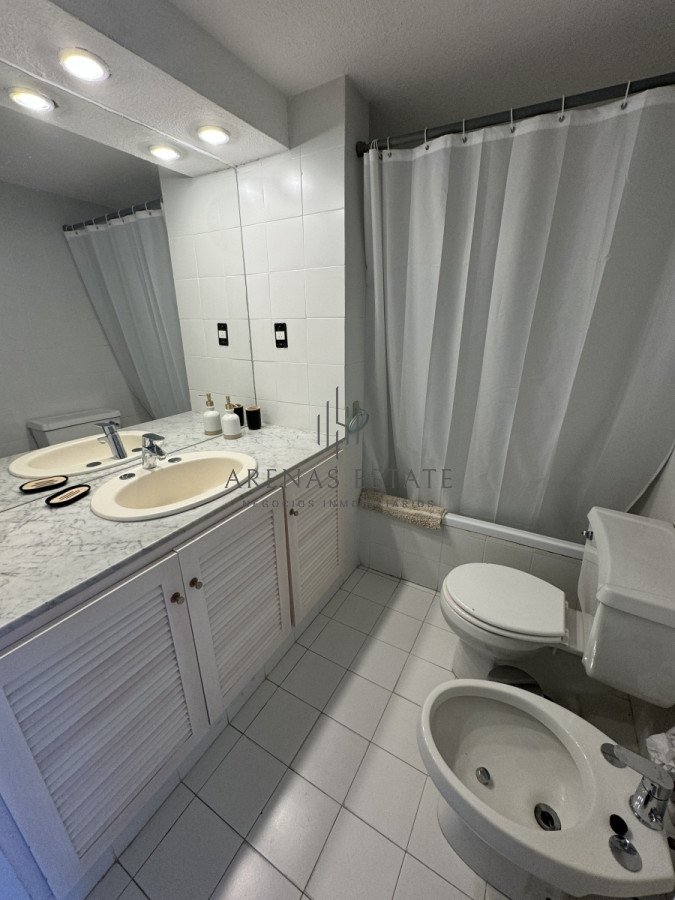 Apartamento ID.2940 - Apartamento en venta de 3 dormitorios en Punta del Este 