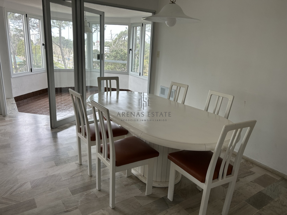 Apartamento ID.1740 - Apartamento de 3 dormitorios , zona Roosevelt , Punta del Este 
