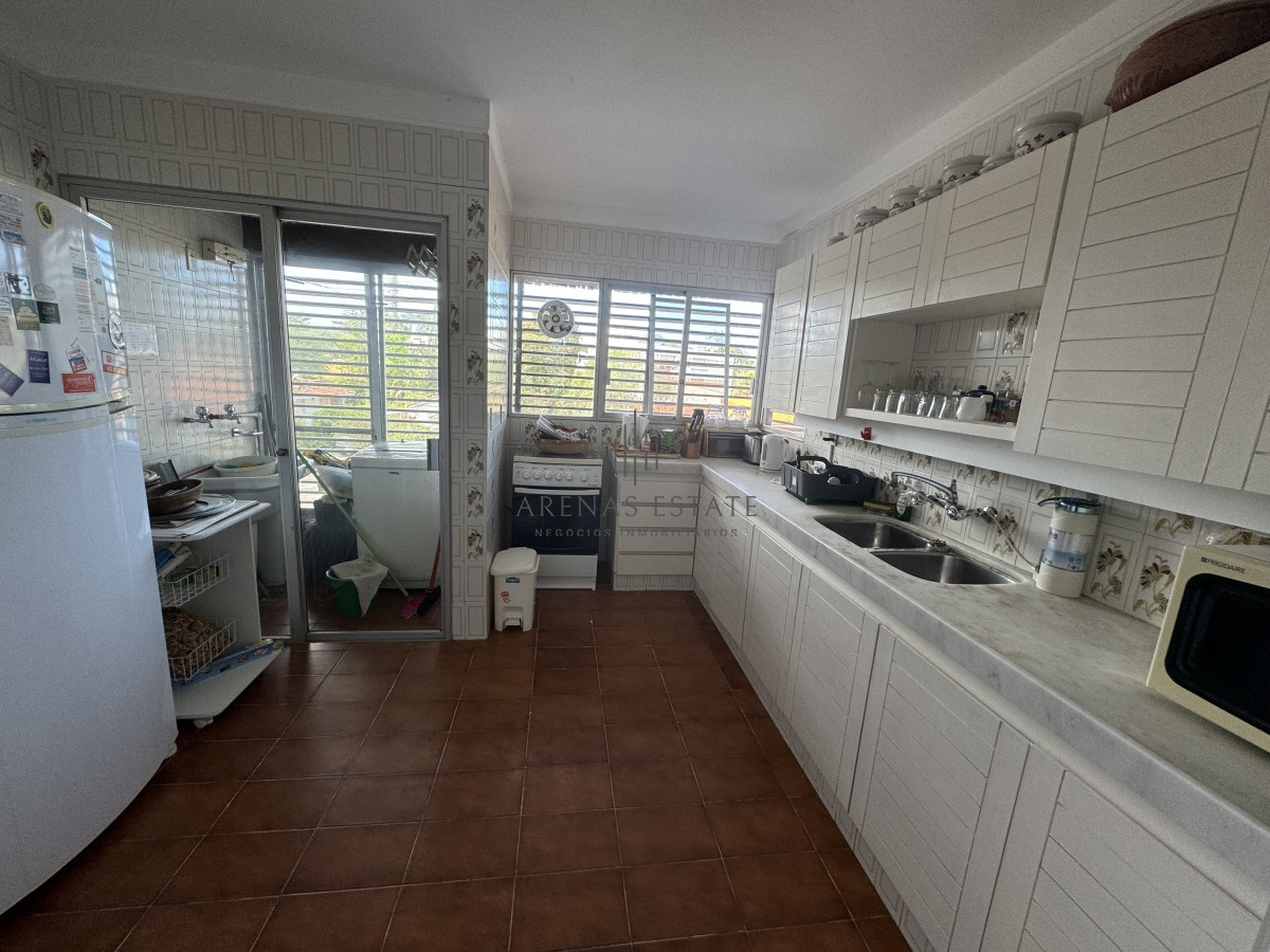 Apartamento ID.3083 - Apartamento de 3 dormitorios en venta en Punta del Este
