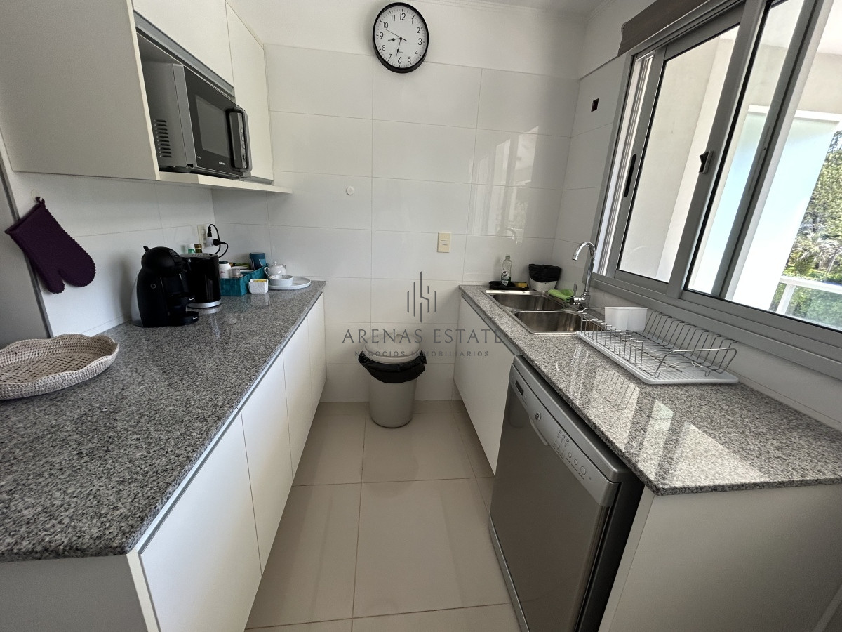 Apartamento ID.2037 - Penthouse en venta en Punta del Este , zona mansa , Dos dormitorios 