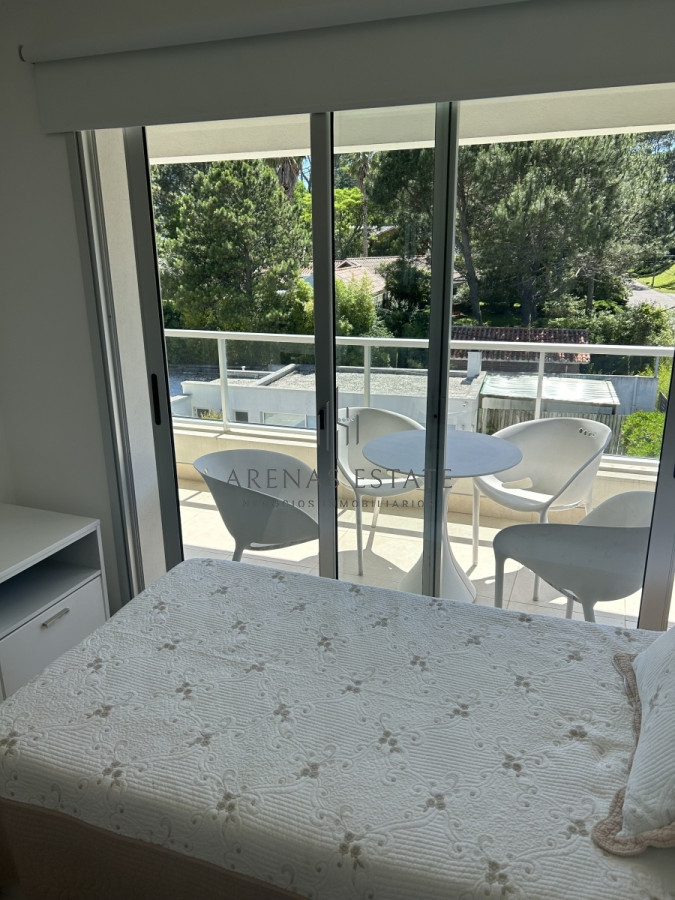 Apartamento ID.2037 - Penthouse en venta en Punta del Este , zona mansa , Dos dormitorios 