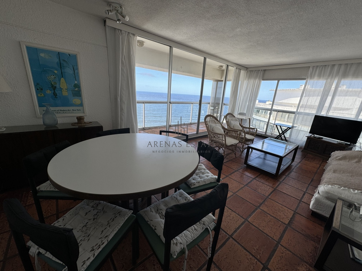 Apartamento ID.2941 - Apartamento de 2 dormitorios en venta en Punta del Este 