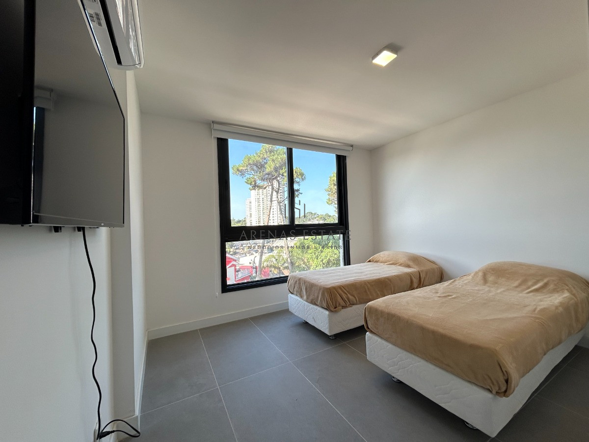 Apartamento ID.2547 - Apartamento de 2 dormitorios en venta en Punta del Este 