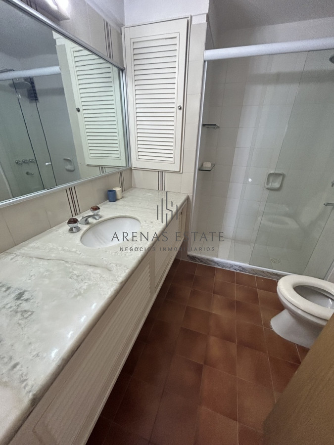 Apartamento ID.1730 - Apartamento en venta , 3 dormitorios , primera linea de la Bava 