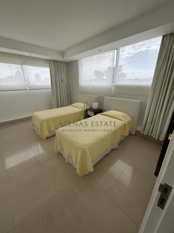 Apartamento ID.2073 - Espectcular Penthouse en venta en Punta del Este 