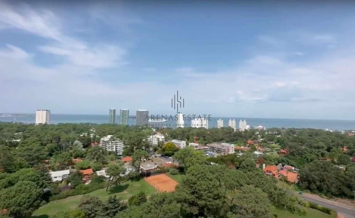 Apartamento ID.2447 - Apartamento en venta de 3 dormitorios en Av Roosevelt 