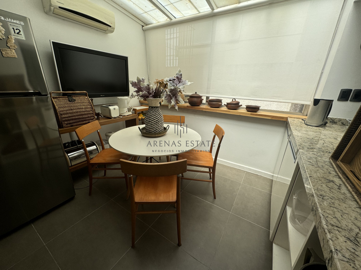 Apartamento ID.3452 - Apartamento de 3 dormitorios y servicio en venta  Punta del Este 