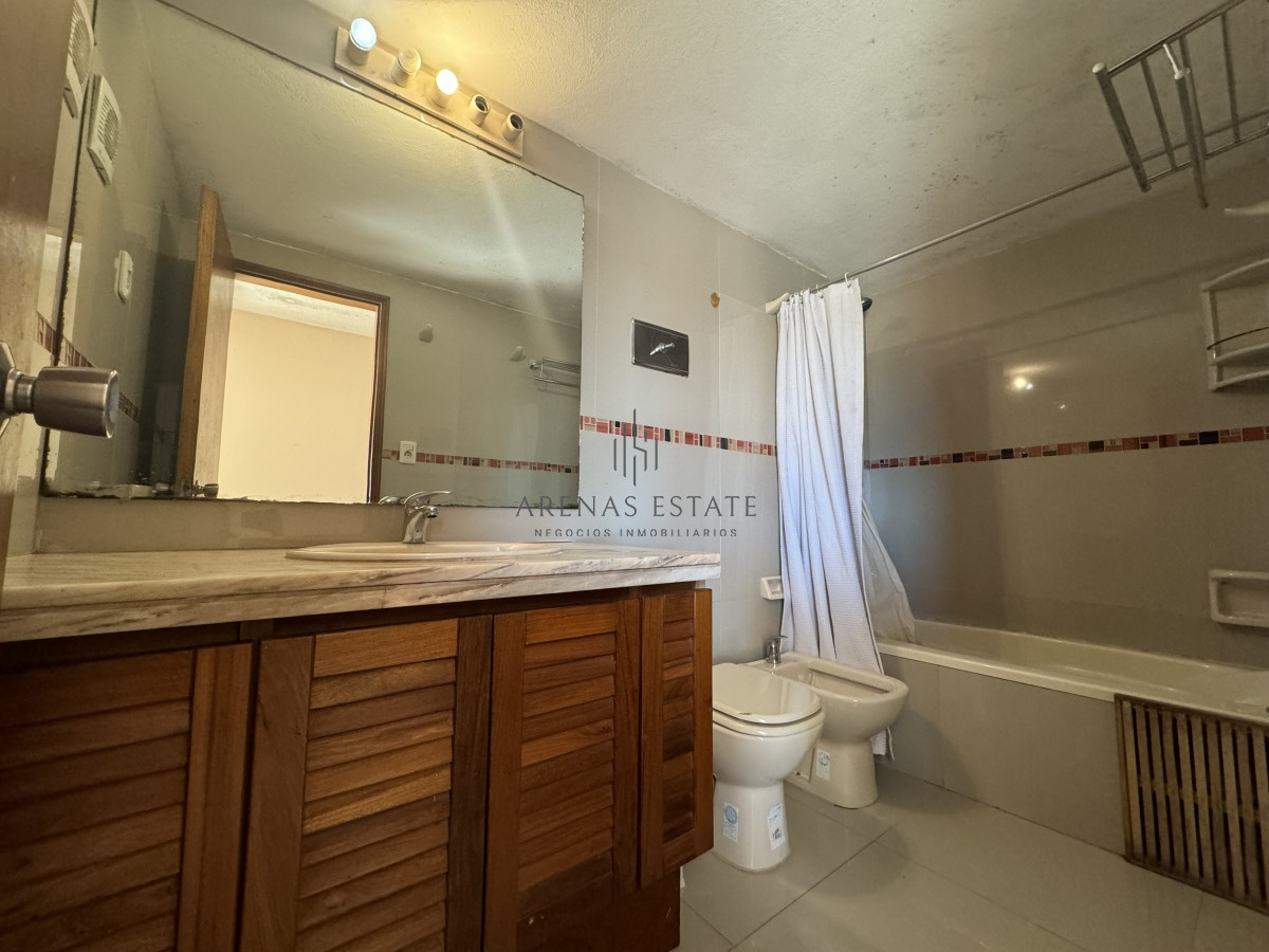 Apartamento ID.2860 - Apartamento de 3 dormitorios en venta en Punta del Este 