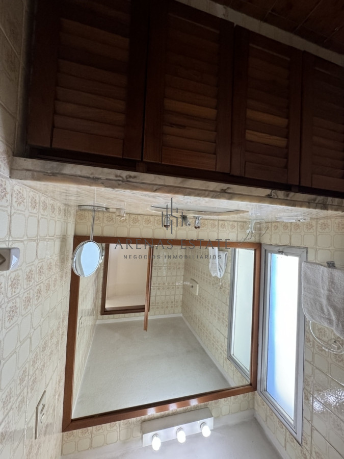 Apartamento ID.2880 - Apartamento en venta de 3 dormitorios en Zona Roosevelt,  Punta del Este 