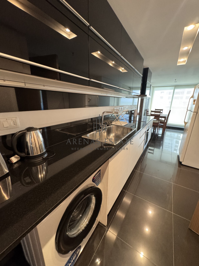 Apartamento ID.3699 - Apartamento en venta  de 3 dormitorios y servicio  en zona Brava 