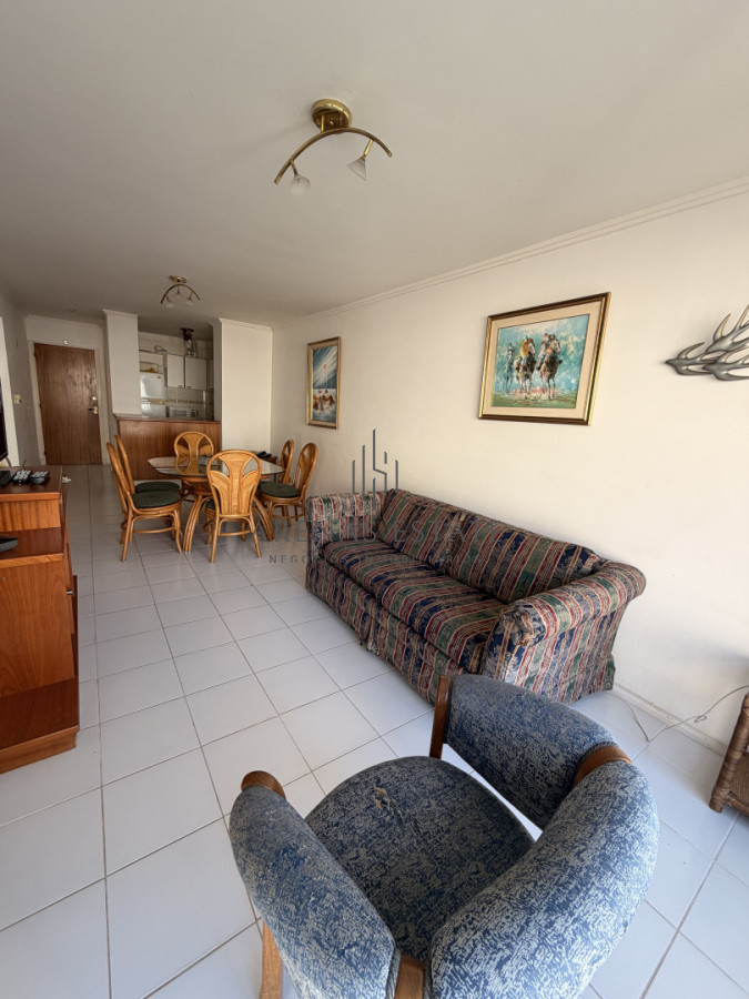 Apartamento ID.2666 - Apartamemento en venta de 1 dormitorio y medio en Punta del Este 