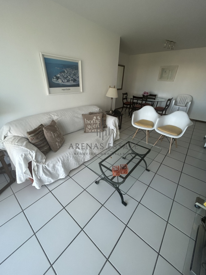 Apartamento ID.2492 - Apartamento en venta de 2 dormitorios en zona Mansa, Punta del Este 