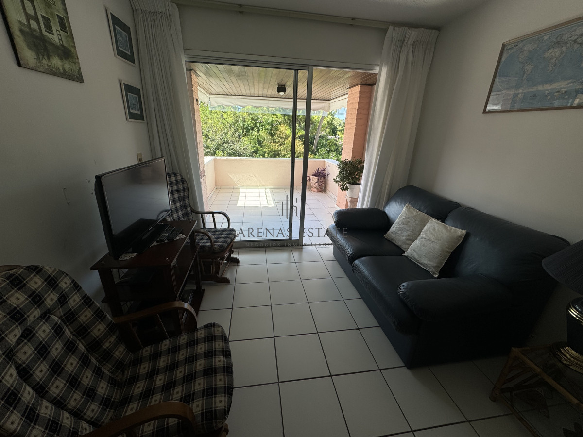 Apartamento ID.2084 - Apartamento de dos dormitorios en Mansa , Punta del Este 