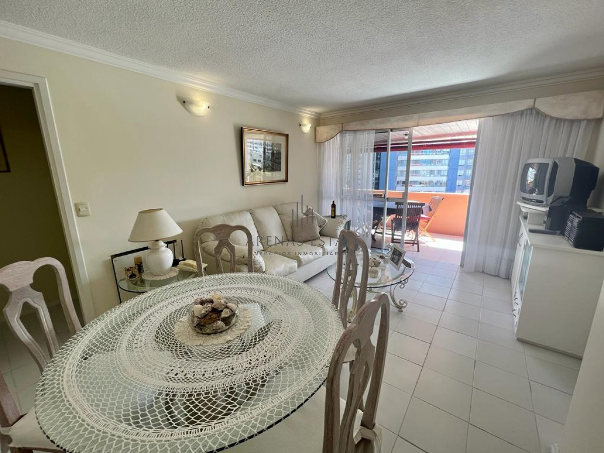 Apartamento ID.2782 - Apartamento en venta de 1 dormitorio y medio en Punta del Este 