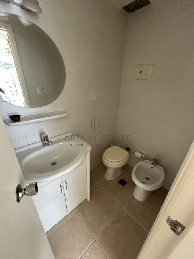Apartamento ID.2477 - Apartamento en venta de 3 dormitorios y sevicio en Brava,Punta del Este