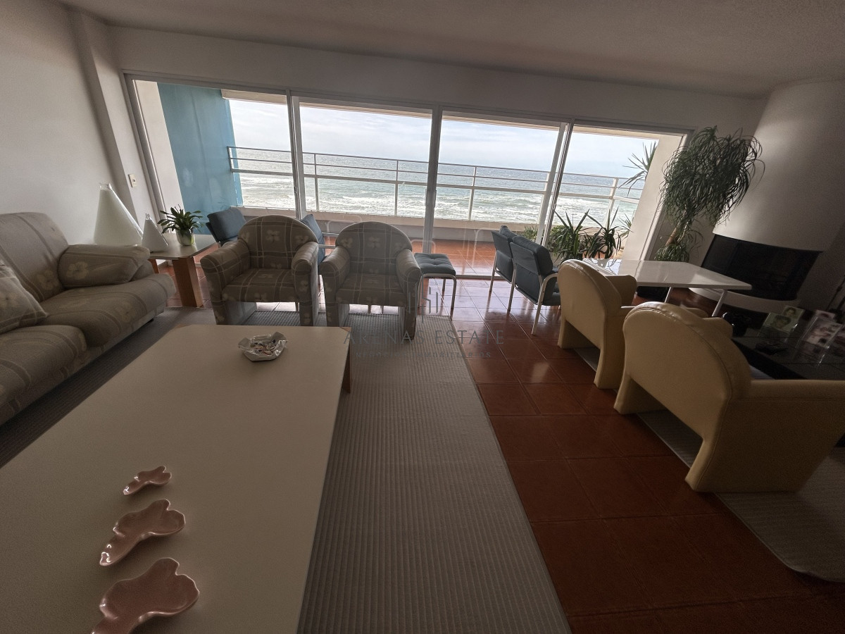 Apartamento ID.1731 - Apartamento de 3 dormitorios . primera linea Punta del Este 