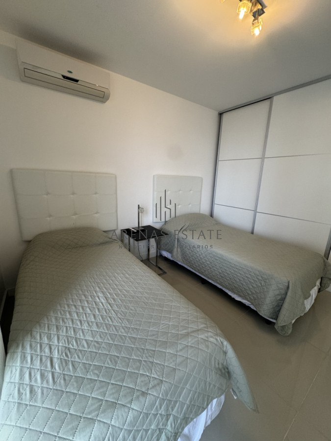 Apartamento ID.3594 - Apartamento en venta de 3 dormitorios , Punta del Este Zona Chiverta 
