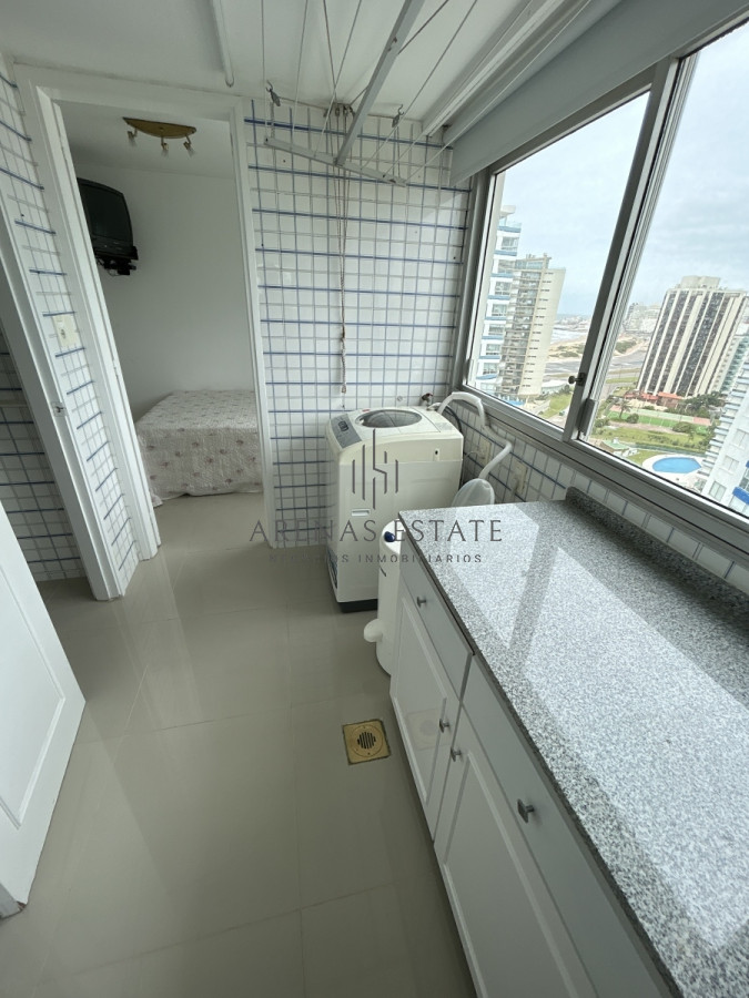 Apartamento ID.1973 - Espectacular apartamento en venta en zona de la Brava , 3 dormitorios mas servicio 