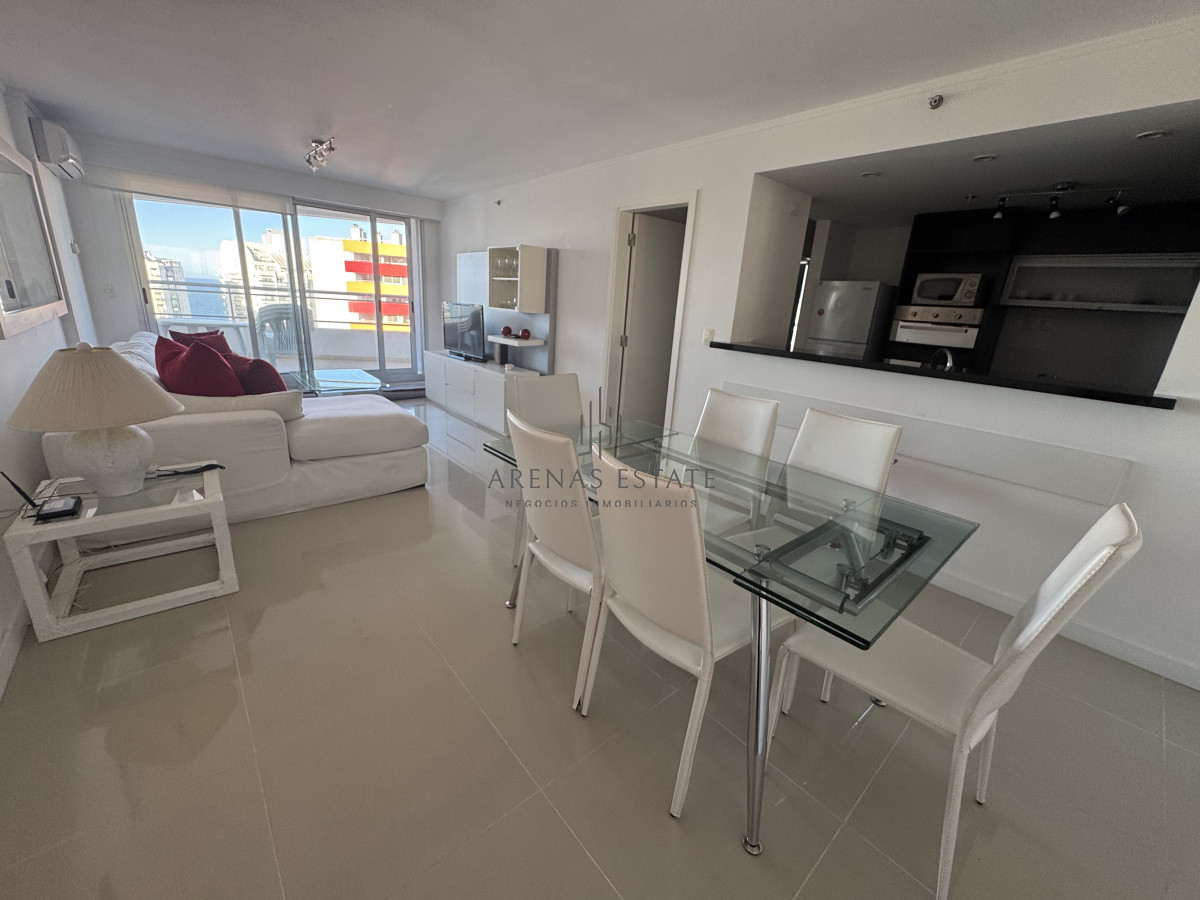 Apartamento ID.3700 - Apartamento de 3 dormitorios en venta en Punta del Este