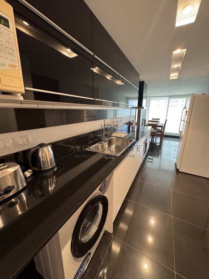 Apartamento ID.3699 - Apartamento en venta  de 3 dormitorios y servicio  en zona Brava 