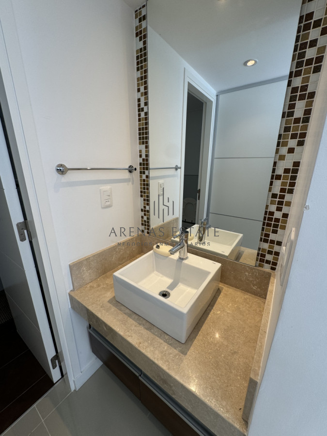 Apartamento ID.3243 - Apartamento de 2 dormitorios en venta en Punta del Este