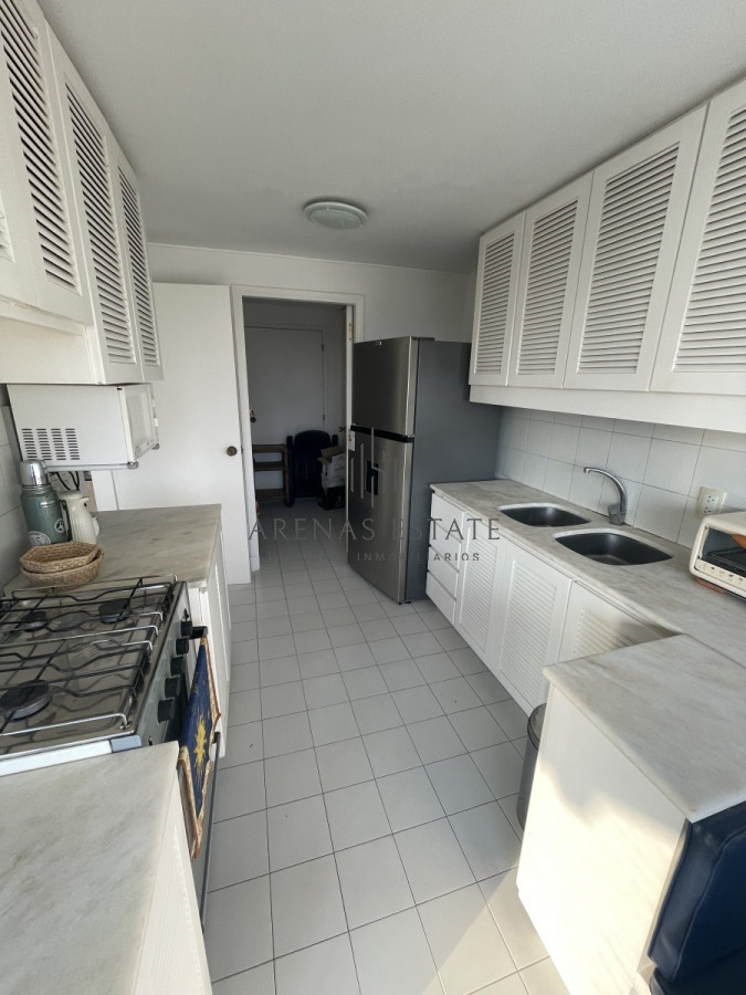 Apartamento ID.1566 - Apartamento de 3 dormitorios , primera linea de la mansa, Punta del Este
