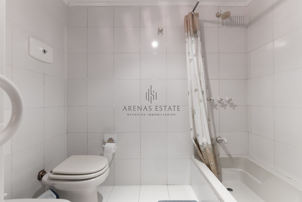 Apartamento ID.2131 - Venta de Apartamento de 3 dormitorios en primera linea de Playa Brava 