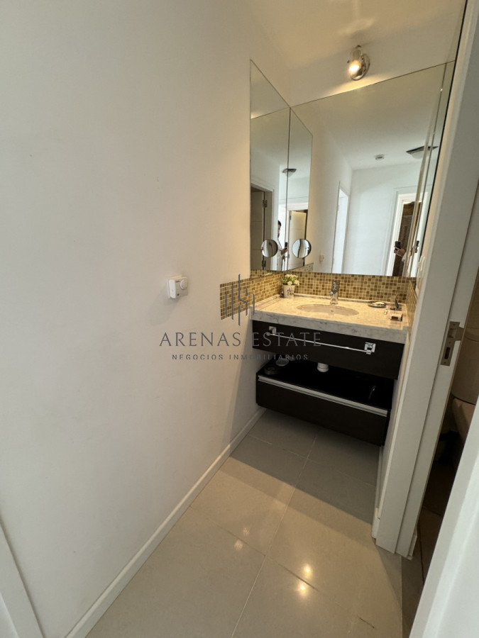Apartamento ID.3294 - Apartamento en venta de dos dormitorios , zona Brava Punta del Este 
