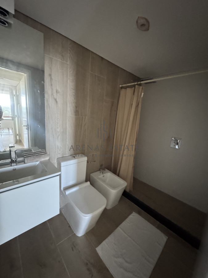 Apartamento ID.4144 - Apartamento de dormitorios en venta en Punta del Este, primera linea 