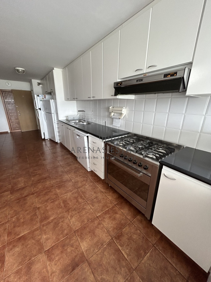 Apartamento ID.1731 - Apartamento de 3 dormitorios . primera linea Punta del Este 