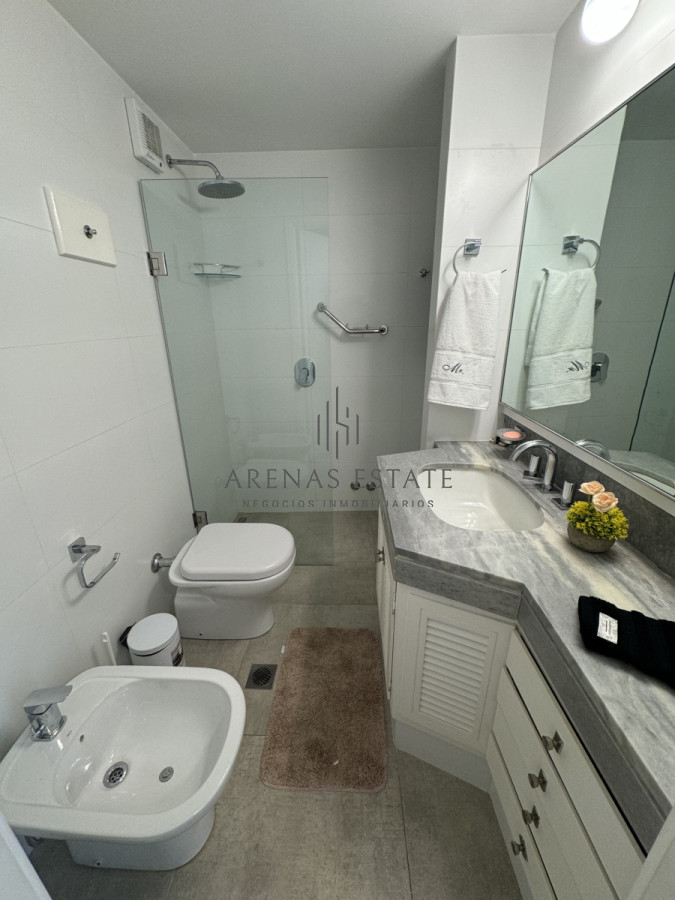 Apartamento ID.3225 - Apartamento de 3 dormitorios en Peninsula , Punta del Este 
