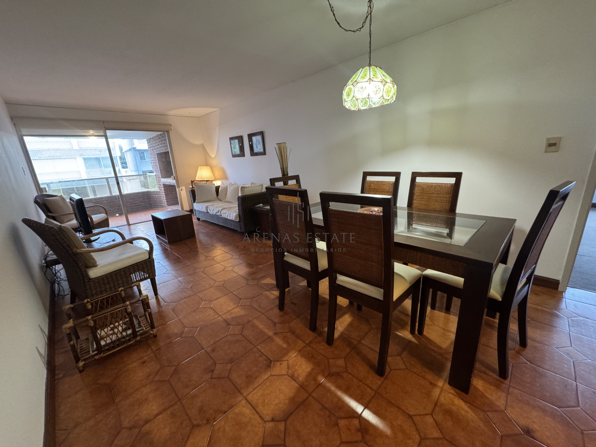 Apartamento ID.3766 - Apartamento en venta de 3 dormitorios en primera linea de la Mansa 